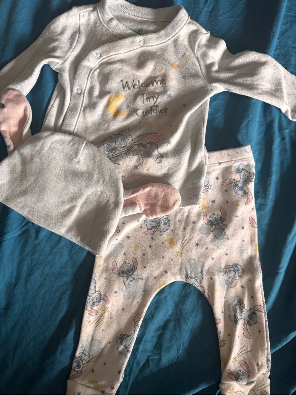 3-6m Disney stitch pajama set with matching stitch hat